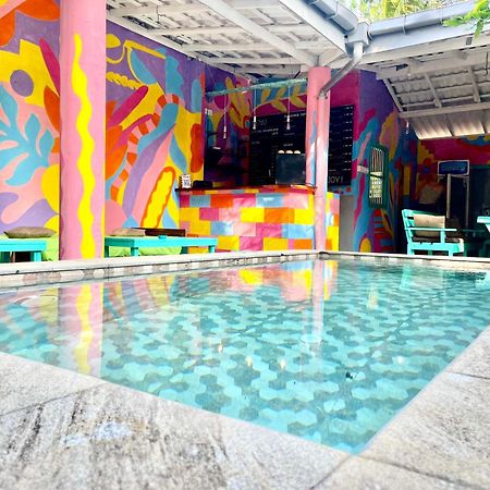 Cycling Backpacker Hostel & Cafe Unawatuna Exterior photo