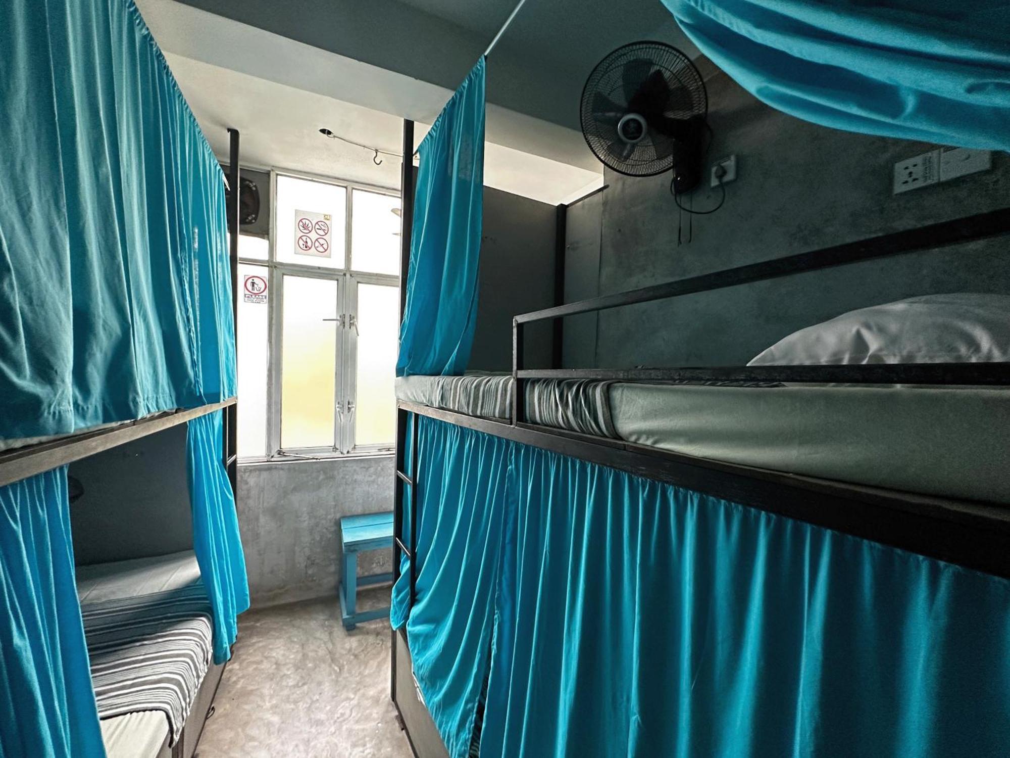 Cycling Backpacker Hostel & Cafe Unawatuna Exterior photo
