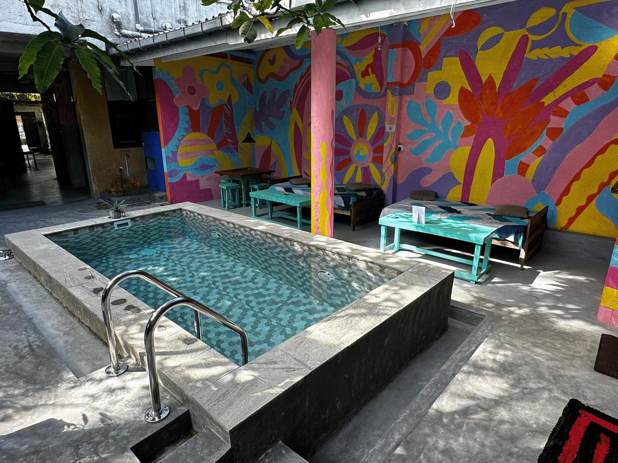 Cycling Backpacker Hostel & Cafe Unawatuna Exterior photo